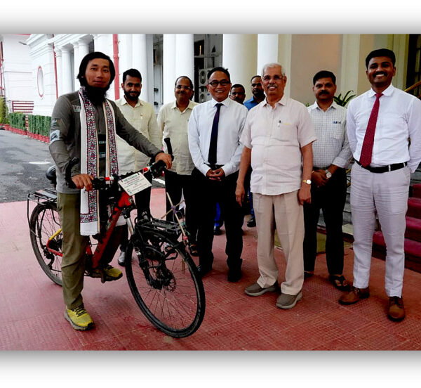 Mizoram Cyclist Meets Bihar Governor During Nationwide Tour to Promote Clean Air and Healthy Living