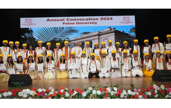 Governor Rajendra Vishwanath Arlekar Encourages Youth to Become Job Providers at Patna University Convocation