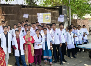 नर्सिंग की छात्राओं ने नाटक के माध्यम से दिया टीबी से बचाव का संदेश