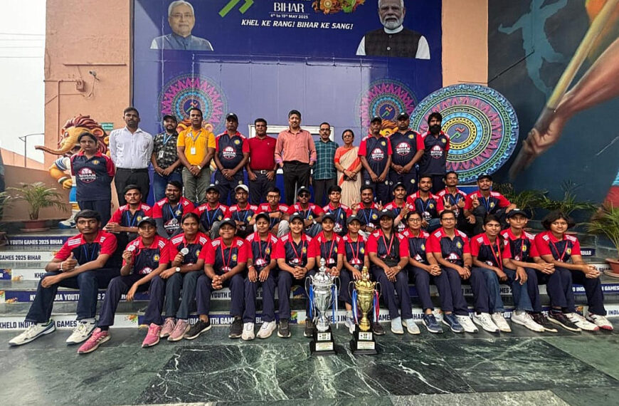 पूर्वी क्षेत्र सॉफ्टबॉल प्रतियोगिता में बिहार पुरुष का द्वितीय एवं महिला वर्ग का तीसरे स्थान पर कब्जा डीजी रविन्द्र शंकरण से मिली उप विजेता टीम !