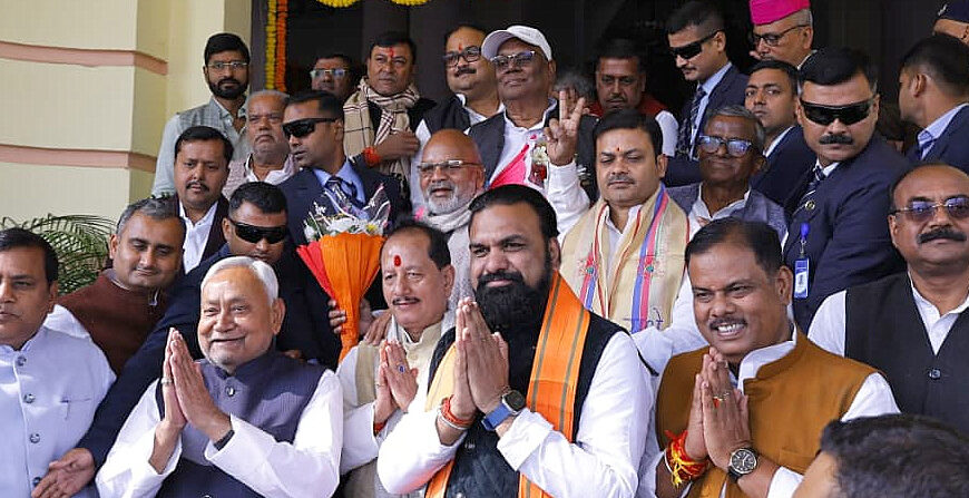 Beginning of the first session of the Bihar Assembly, Chief Minister greeted the newly elected legislators