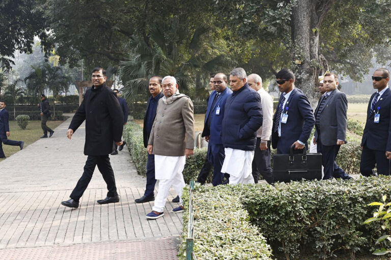 Nitish Kumar Inspects Historic Kumrahar Park Archaeological Site in Patna